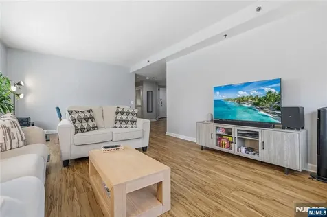 5114 City Place Edgewater NJ 07020