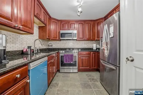 5114 City Place Edgewater NJ 07020