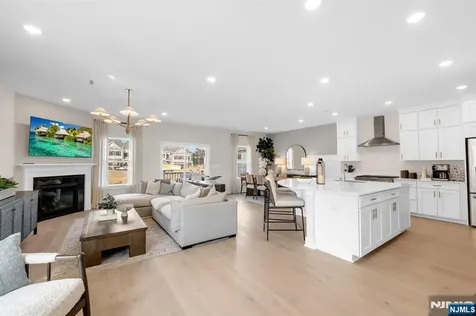 14 Belmont Place Oakland NJ 07436