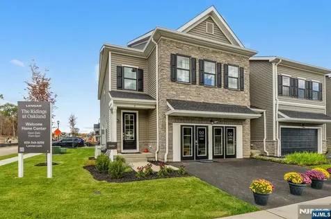 14 Belmont Place Oakland NJ 07436