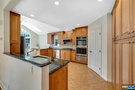 460 New Bridge Road Bergenfield NJ 07621