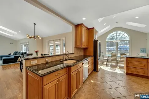 460 New Bridge Road Bergenfield NJ 07621