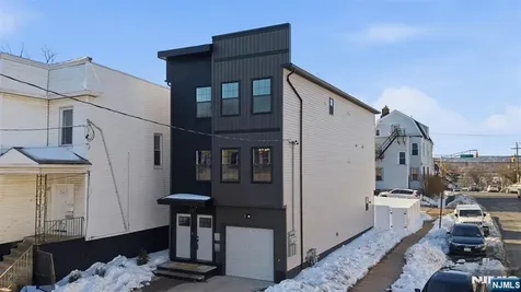 687 18th Avenue Irvington NJ 07111
