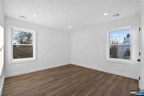 687 18th Avenue Irvington NJ 07111