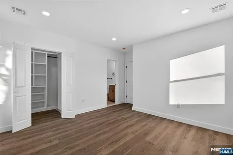 687 18th Avenue Irvington NJ 07111