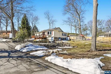 42 Woodside Drive West Milford NJ 07480