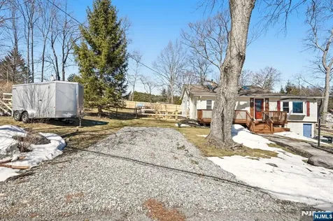 42 Woodside Drive West Milford NJ 07480
