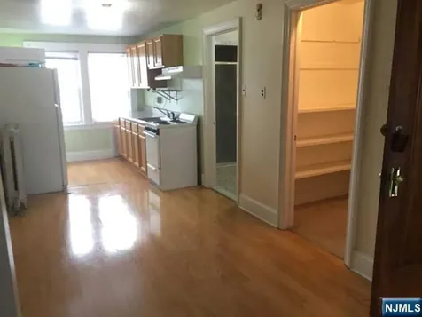31 Union Place North Arlington NJ 07031