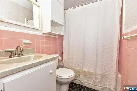16 Wilson Terrace Waldwick NJ 07463