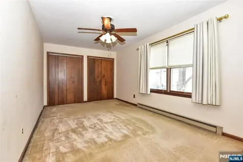 16 Wilson Terrace Waldwick NJ 07463