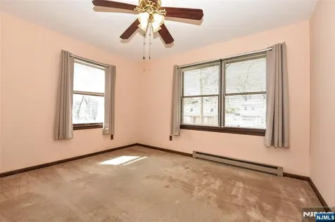 16 Wilson Terrace Waldwick NJ 07463