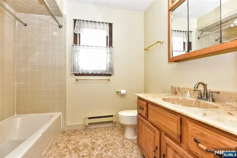 16 Wilson Terrace Waldwick NJ 07463