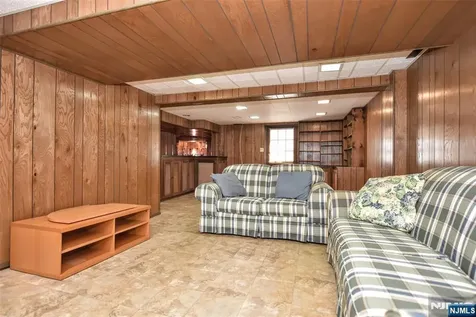16 Wilson Terrace Waldwick NJ 07463