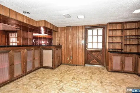 16 Wilson Terrace Waldwick NJ 07463