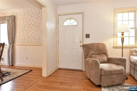 16 Wilson Terrace Waldwick NJ 07463