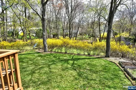 16 Wilson Terrace Waldwick NJ 07463