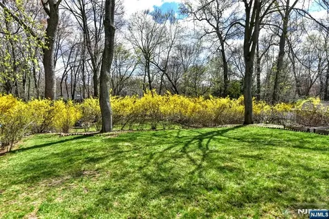 16 Wilson Terrace Waldwick NJ 07463