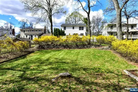 16 Wilson Terrace Waldwick NJ 07463
