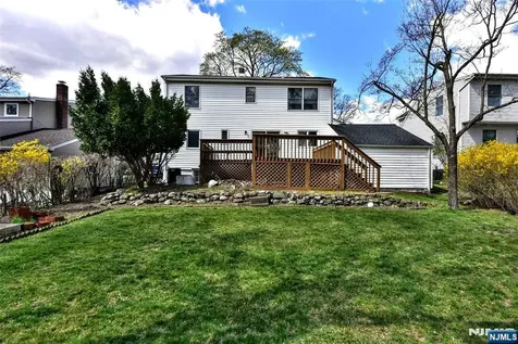 16 Wilson Terrace Waldwick NJ 07463