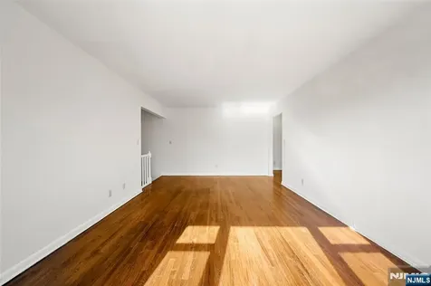 201 Oakdene Place Cliffside Park NJ 07010