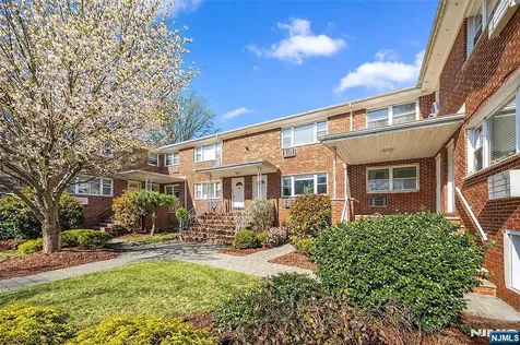 201 Oakdene Place Cliffside Park NJ 07010