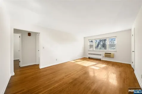 201 Oakdene Place Cliffside Park NJ 07010