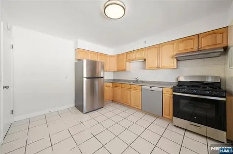 201 Oakdene Place Cliffside Park NJ 07010