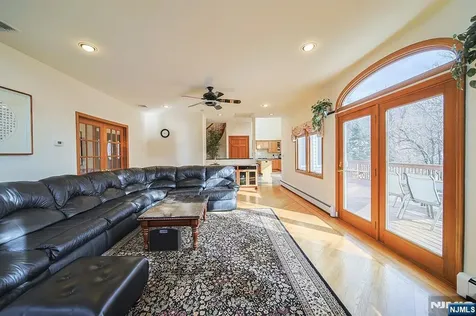 19 Dave Espie Way Wayne NJ 07470