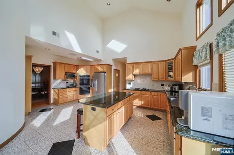 19 Dave Espie Way Wayne NJ 07470