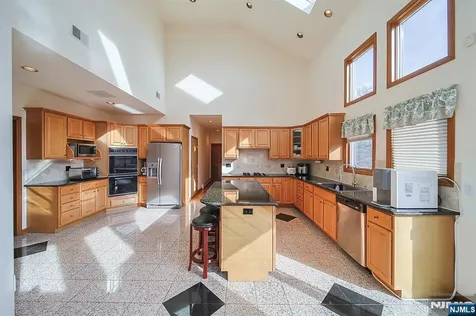 19 Dave Espie Way Wayne NJ 07470