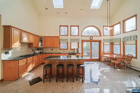 19 Dave Espie Way Wayne NJ 07470