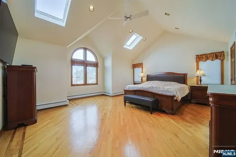 19 Dave Espie Way Wayne NJ 07470