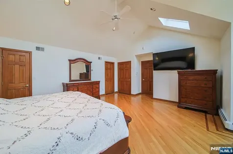 19 Dave Espie Way Wayne NJ 07470