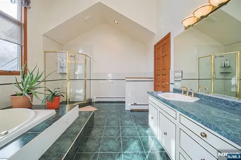 19 Dave Espie Way Wayne NJ 07470