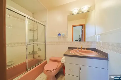 19 Dave Espie Way Wayne NJ 07470