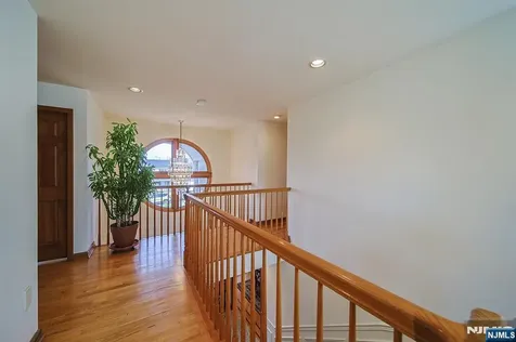 19 Dave Espie Way Wayne NJ 07470