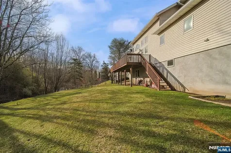 19 Dave Espie Way Wayne NJ 07470