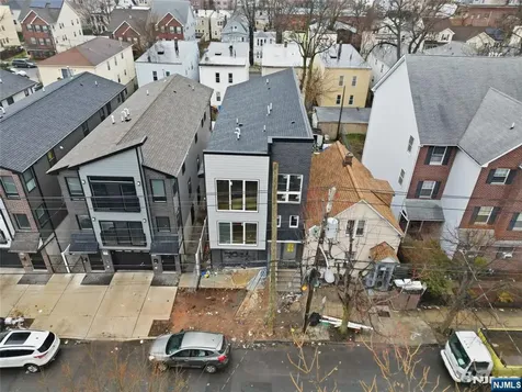 589 18th Street Newark NJ 07103