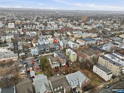 589 18th Street Newark NJ 07103