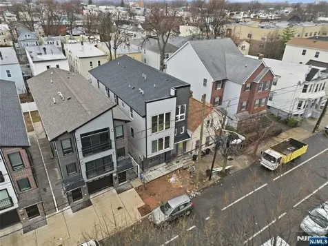589 18th Street Newark NJ 07103