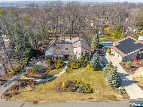 17 Brentwood Drive North Caldwell NJ 07006