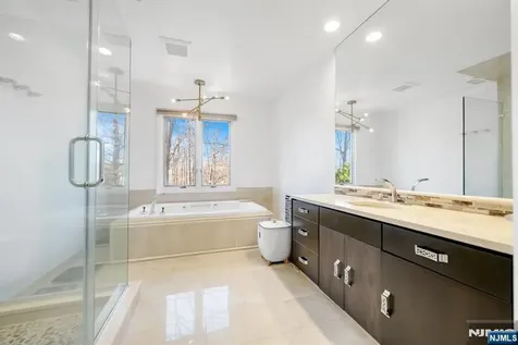 17 Brentwood Drive North Caldwell NJ 07006