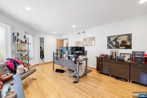 17 Brentwood Drive North Caldwell NJ 07006