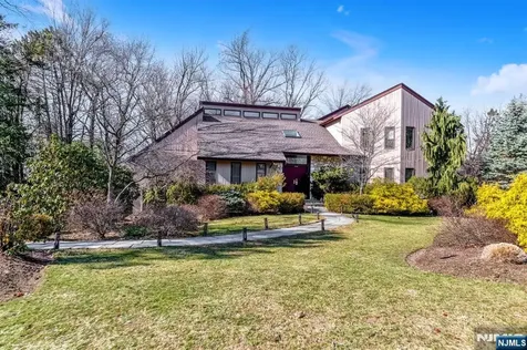 17 Brentwood Drive North Caldwell NJ 07006