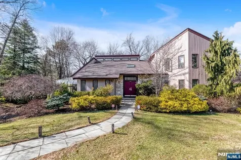 17 Brentwood Drive North Caldwell NJ 07006