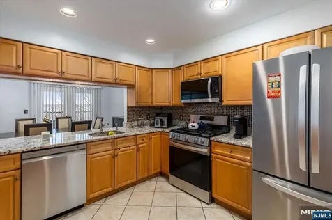 2 Crystal Lane Paterson NJ 07501