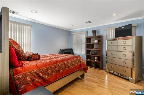 2 Crystal Lane Paterson NJ 07501