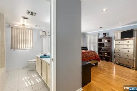 2 Crystal Lane Paterson NJ 07501