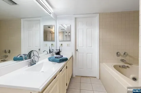2 Crystal Lane Paterson NJ 07501
