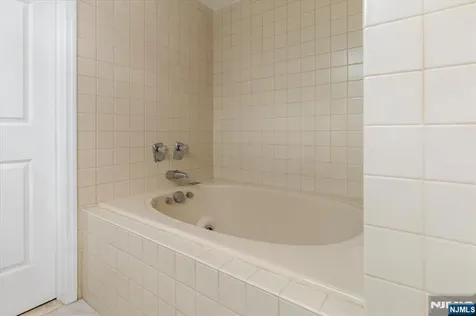 2 Crystal Lane Paterson NJ 07501